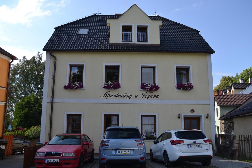 Apartmany U Jezera Na Namesti ฟริมบูร์ก ภายนอก รูปภาพ